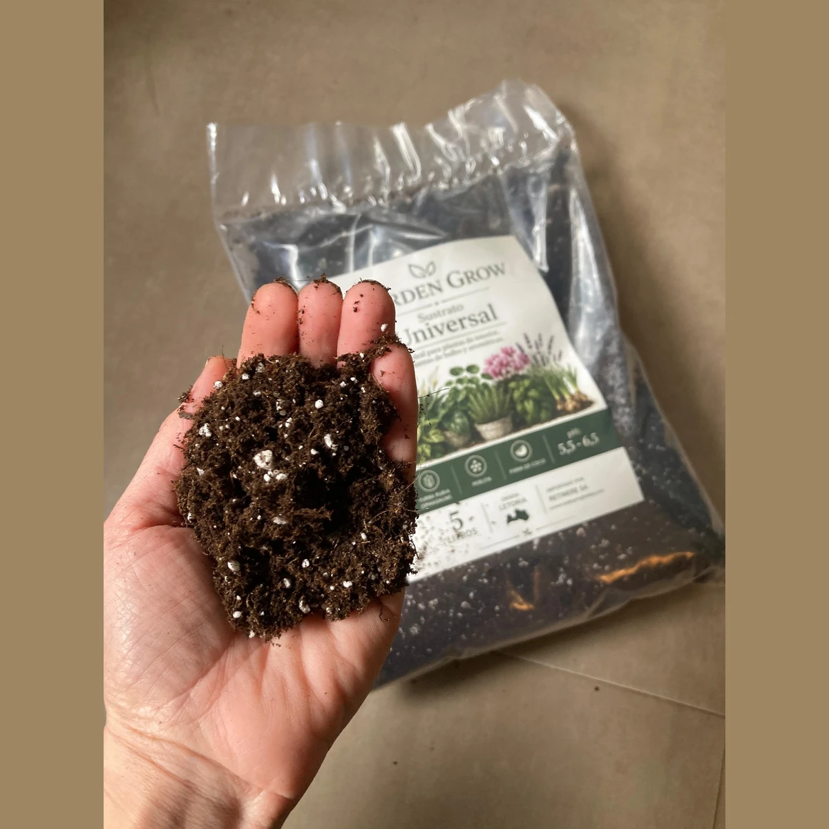 Sustrato Universal Garden Grow 1 lt 