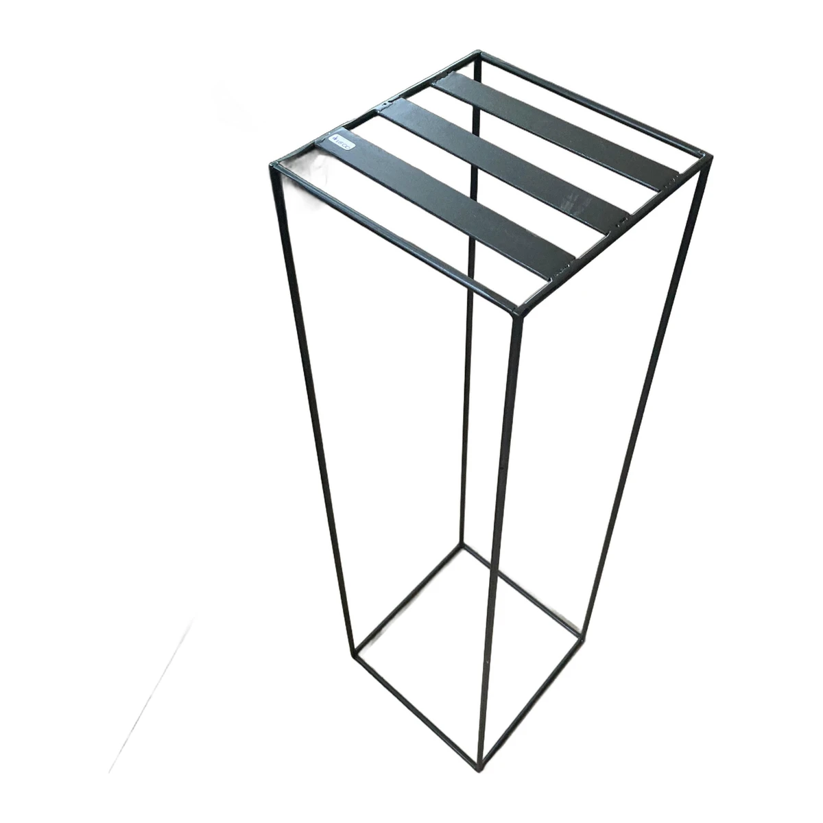 Estante tipo torre en hierro 70cm alto 